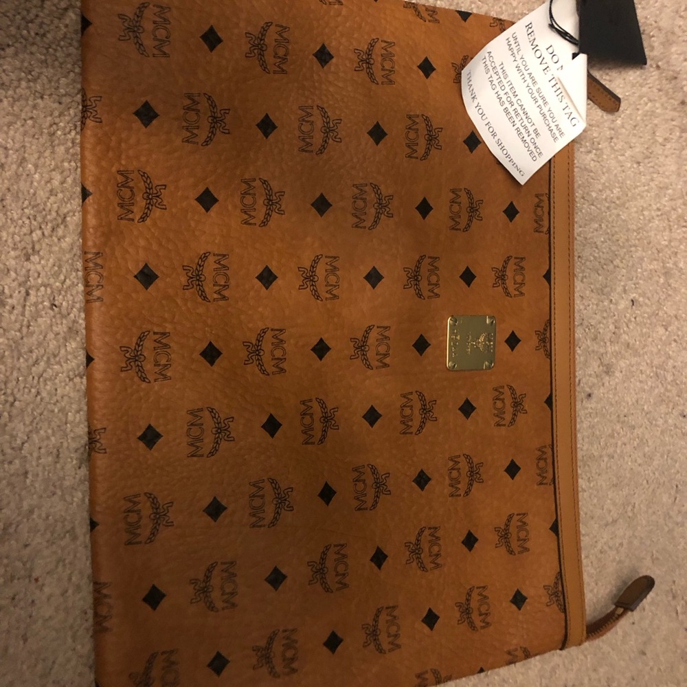 MCM CLUTCH